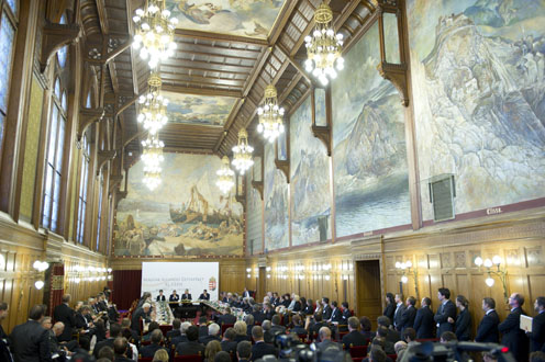 20121009_0807BG_orban_496